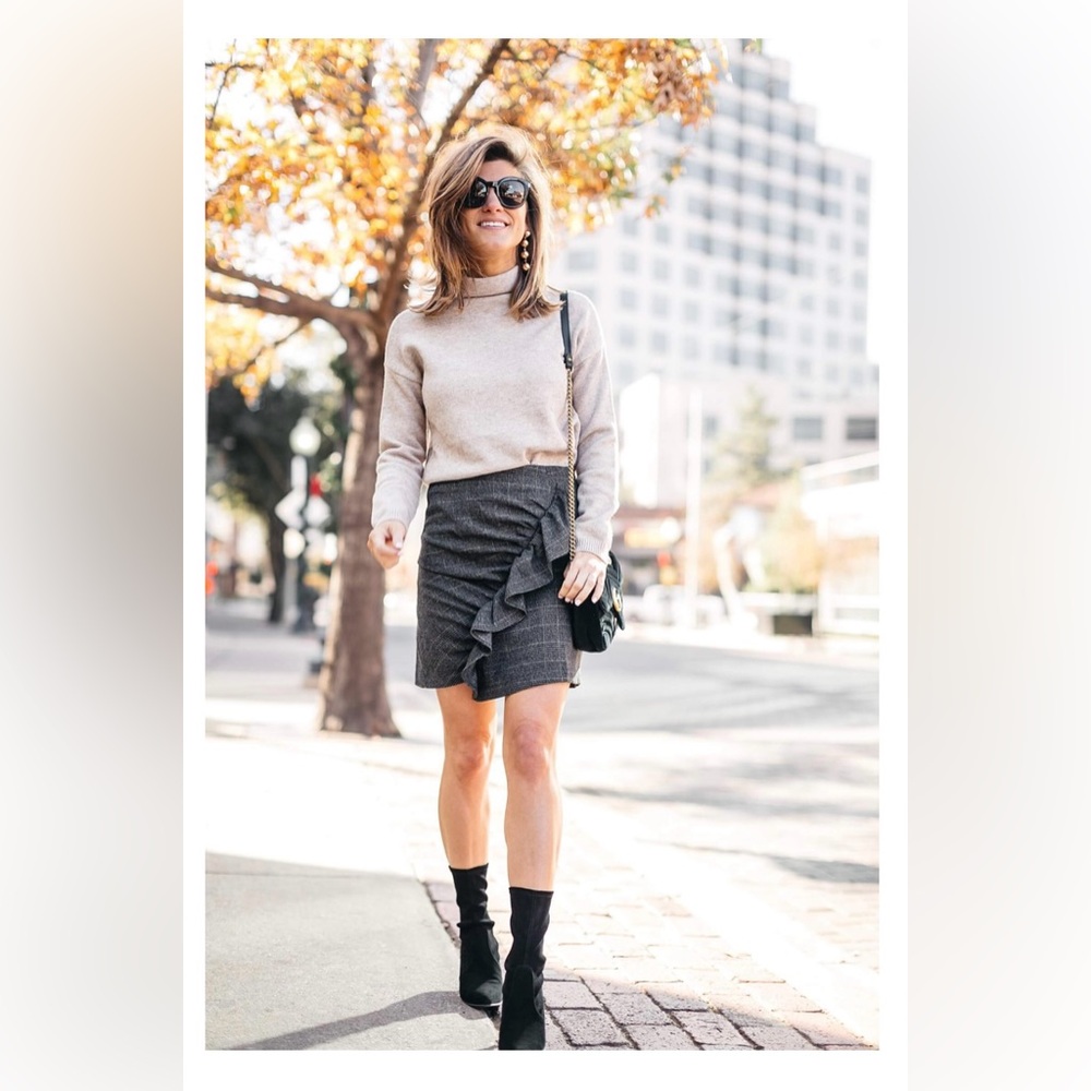 2/$20 - Cute Gray Wool Look Plaid Retro Ruffle Mini Skirt by BP. -great for fall